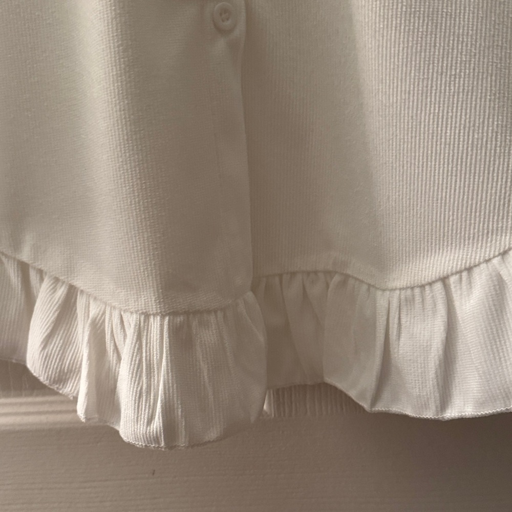 Source Unknown white Ruffle-Hem Button-Up Blouse - Picture 3 of 4